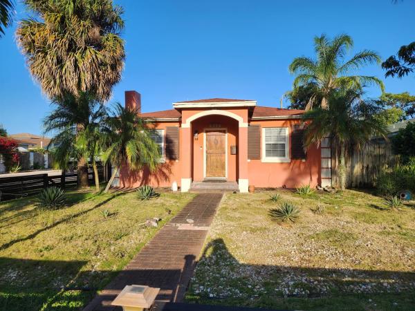Lake Worth Town, 832 N D St, Lake Worth Beach, Florida 33460, image 1