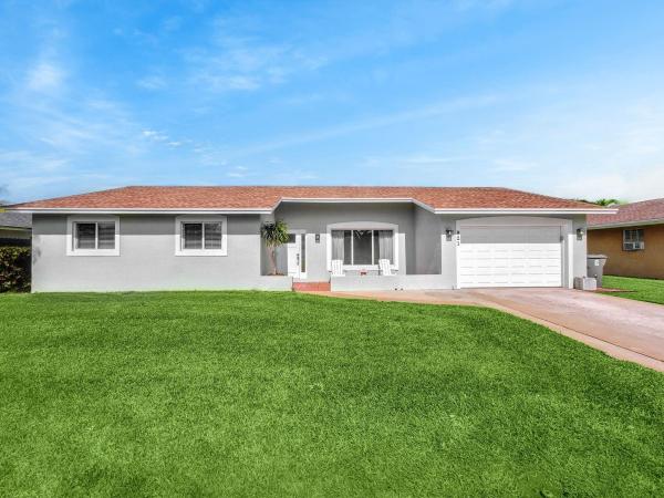 Flamango Lake, 921 Flamango Ct, West Palm Beach, Florida 33406, image 1