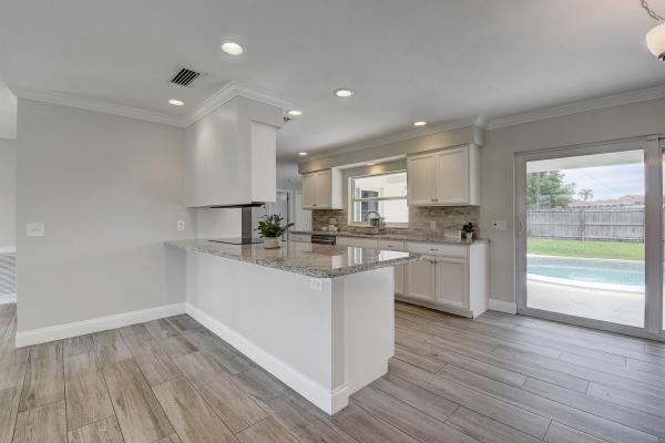 Boca Raton Square, 798 SW 15th Ave, Boca Raton, Florida 33486, image 1