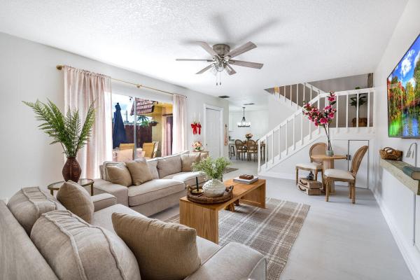 Lakewood Of Palm Springs, 279 Arabian Rd, Palm Springs, Florida 33461, image 1