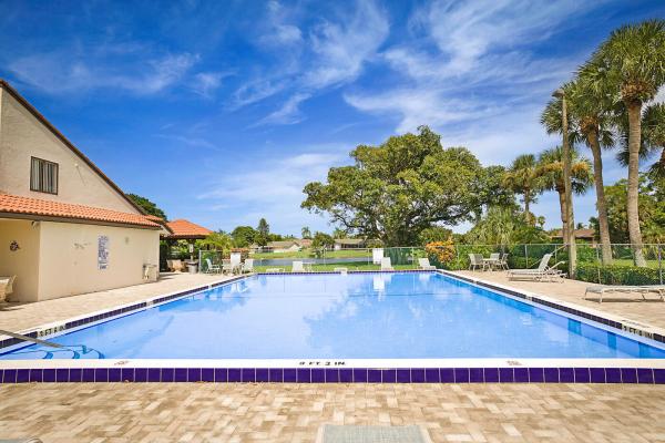 South Lake At Dos Lagos, 9 Via De Casas Sur #203, Boynton Beach, Florida 33426, image 3