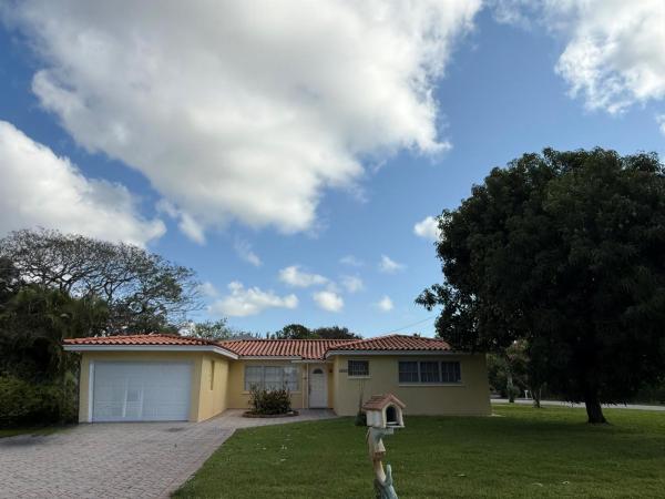 Lake Clarke North, 1401 Shore Dr, Lake Clarke Shores, Florida 33406, image 1