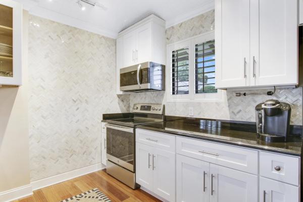 Club Cottages, 915 Club Dr, Palm Beach Gardens, Florida 33418, image 1