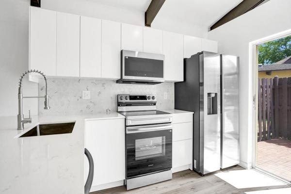 Villas At Carriage Hills, 107 Fox Rd #4-39, Hollywood, Florida 33024, image 3