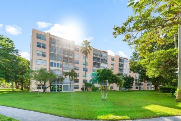 Bonaire Village, 14623 Bonaire Blvd #405, Delray Beach, Florida 33446, image 1