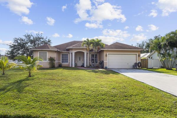 Sandhill Crossing, 2001 SE Parrot St, Port St. Lucie, Florida 34952, image 1