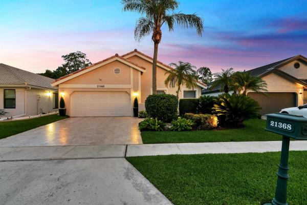 Boca Woods Country Club, 21368 Bridge View Dr, Boca Raton, Florida 33428, image 1