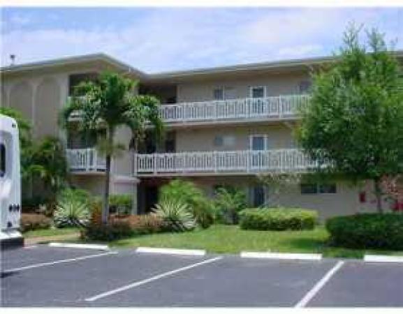 Lake Clarke Gardens, 2687 N Garden Dr #204, Lake Worth Beach, Florida 33461, image 1