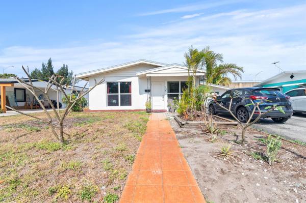 Lake Osborne Park, 933 S Ridge St, Lake Worth Beach, Florida 33460, image 1