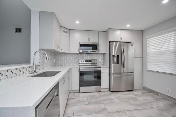 Lucaya Village, 2201 Lucaya Bnd #K4, Coconut Creek, Florida 33066, image 1