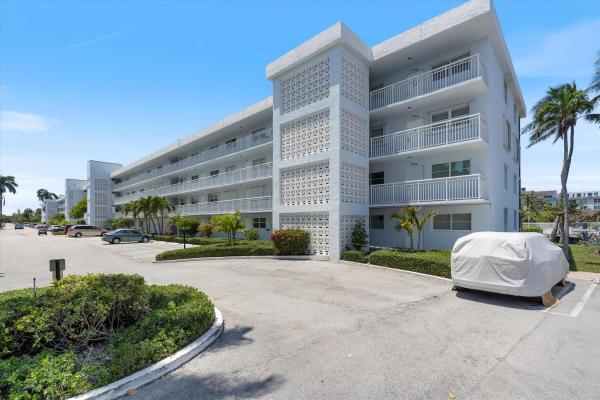 Seagate Of Gulfstream, 2016 S Federal Hwy #206, Boynton Beach, Florida 33435, image 1