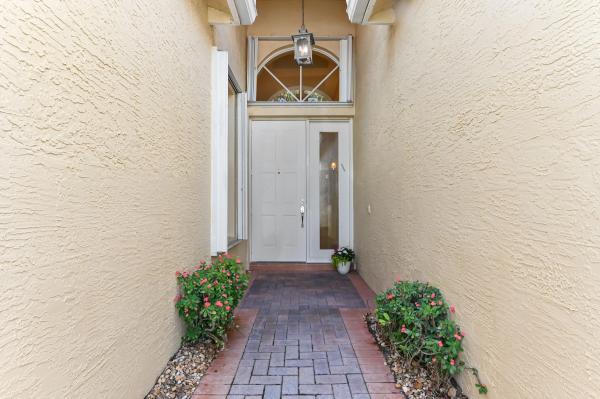 Valencia Shores, 7712 Lighthouse Point Ln, Lake Worth, Florida 33467, image 2