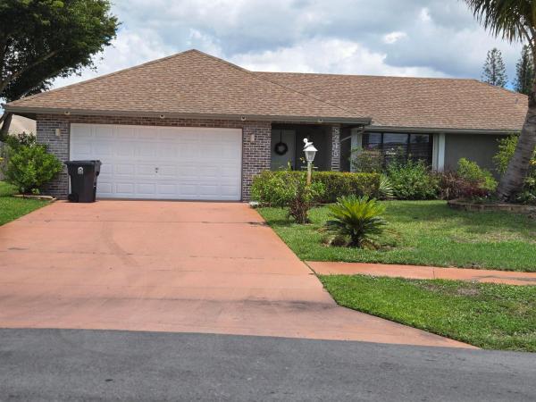 Lakes Of Lantana, 8245 Whitewood Cv E, Lake Worth, Florida 33467, image 1
