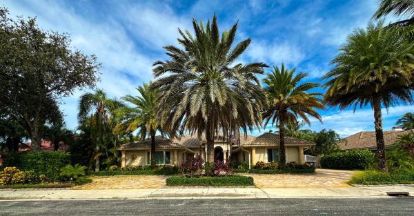 Bear Lakes Estates North, 2610 Tecumseh Dr, West Palm Beach, Florida 33409, image 1