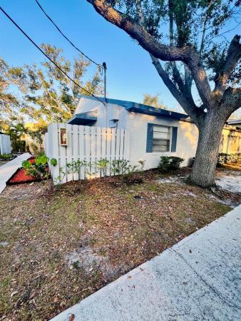 Southern Courtyard, 2015 Oleander Blvd #A, Fort Pierce, Florida 34950, image 1