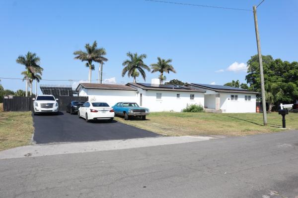 Ridge Crest Gardens, 360 Kismet Ave, Pahokee, Florida 33476, image 1