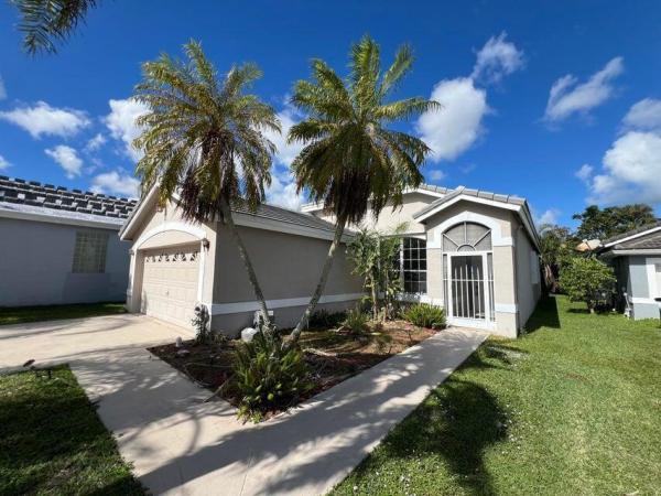 922 Lake Wellington Dr, Wellington, Florida 33414, image 1