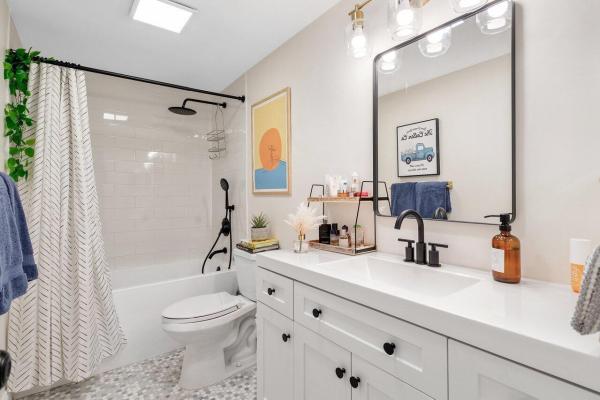 Maybury Mansions, 2455 NE 51st St #E102, Fort Lauderdale, Florida 33308, image 1