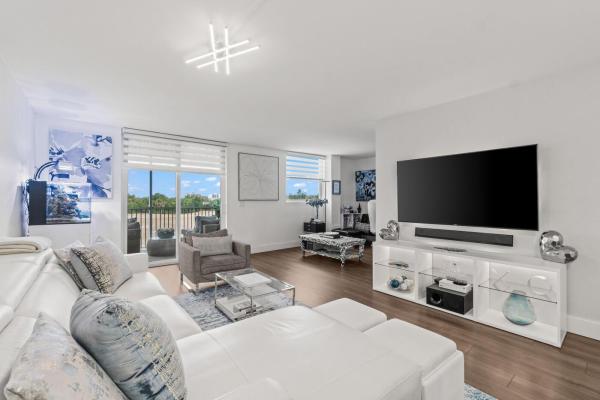 Boca Teeca, 5500 NW 2nd Ave #414, Boca Raton, Florida 33487, image 1