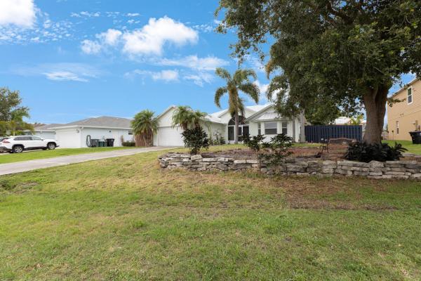 427 SW Cahoon Ct, Port St. Lucie, Florida 34953, image 1