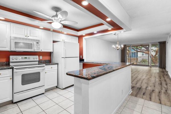 Seagate Of Gulfstream, 2008 S Federal Hwy #206, Boynton Beach, Florida 33435, image 1
