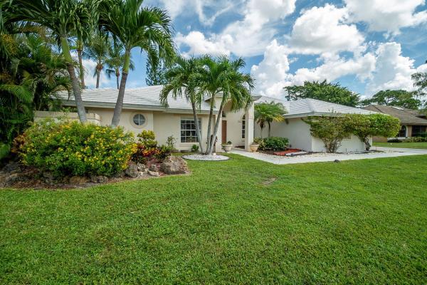 Greenview Shores 2 Of Wellington, 13660 Folkestone Ct, Wellington, Florida 33414, image 1