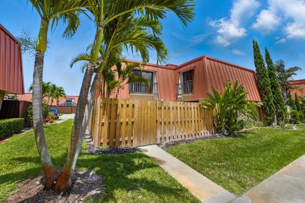 Sandalwood At Meridian Park, 3211 S Meridian Way #A, Palm Beach Gardens, Florida 33410, image 2