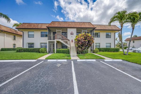 Lucerne Lakes Golf Colony, 7226 Golf Colony 201st Ct, Lake Worth Beach, Florida 33467, image 1