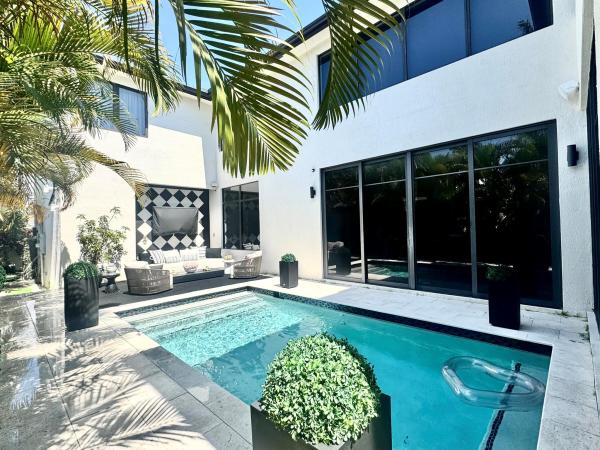 Victoria Park, 549 NE 10th Ave, Fort Lauderdale, Florida 33301, image 1