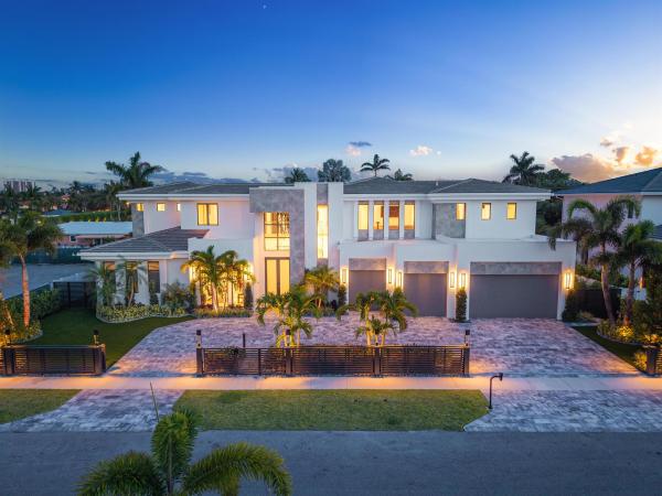 Bermuda Square, 474 NE 10th St, Boca Raton, Florida 33432, image 1