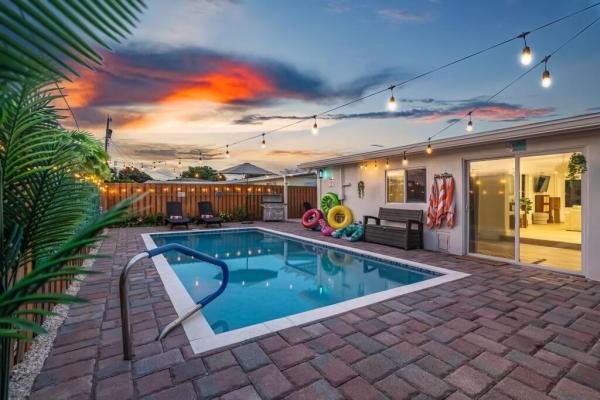 Lake Osborne Hills, 1445 Cindy Dr, Lake Worth Beach, Florida 33461, image 1
