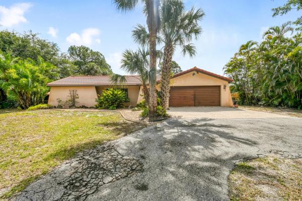 Square Lake, 8186 S Bates Rd, Palm Beach Gardens, Florida 33418, image 1