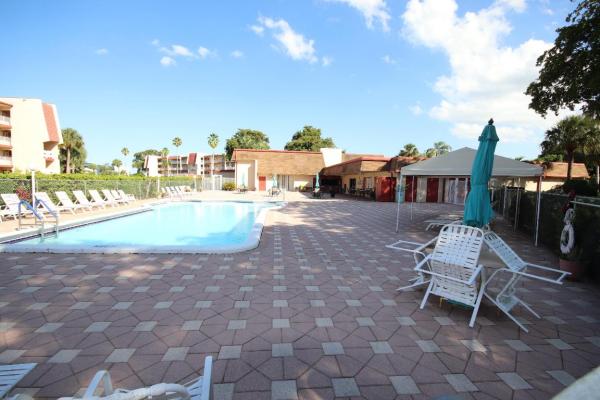 Oriole Golf & Tennis Club 2, 1025 Country Club Dr #108, Margate, Florida 33063, image 2
