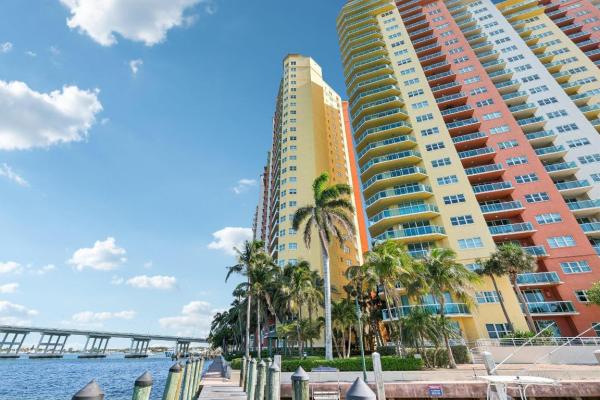 Marina Grande Club & Residences, 2640 Lake Shore Dr #116, Riviera Beach, Florida 33404, image 2