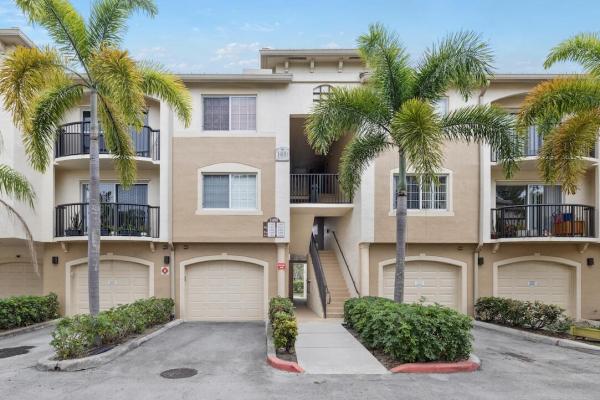 Grand View At Crestwood, 1400 Crestwood Ct S #1401, Royal Palm Beach, Florida 33411, image 2
