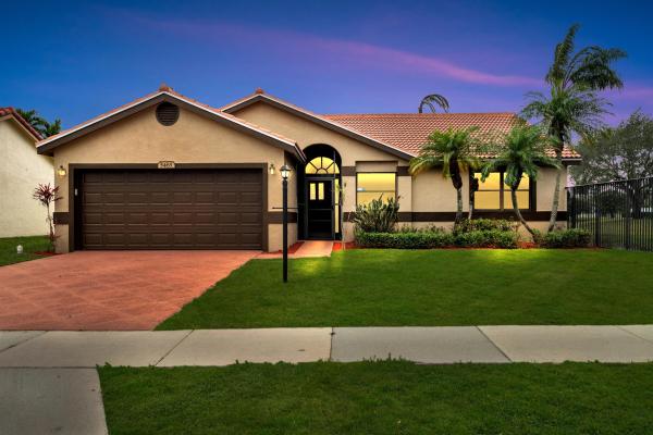 Egret Isle, 5465 Egret Isle Trl, Lake Worth Beach, Florida 33467, image 1
