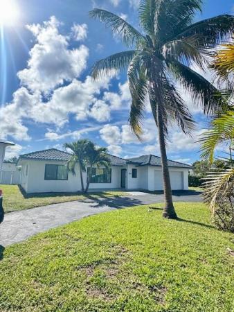 Boca Islands, 14th SW Place Pl #200, Boca Raton, Florida 33432, image 1