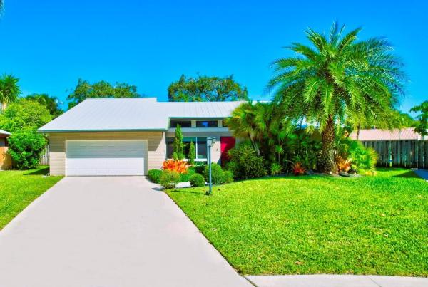 Amberwoods, 21521 Hollandaire Dr, Boca Raton, Florida 33433, image 1