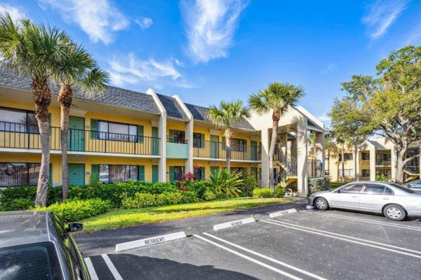 Meadows On The Green, 1618 Meadows Cir, Boynton Beach, Florida 33436, image 1
