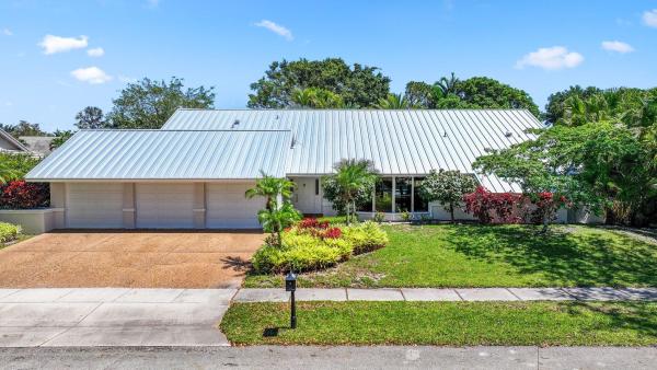 Woodfield Hunt Club, 3035 St James Dr, Boca Raton, Florida 33434, image 1