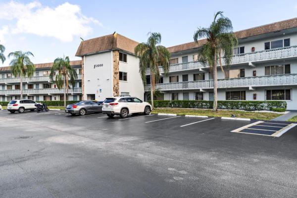 Village Green 4, 2000 Springdale Blvd #209, Palm Springs, Florida 33461, image 1
