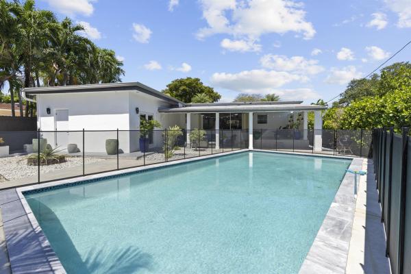 297 Minola Dr, Miami, Florida 33166, image 1