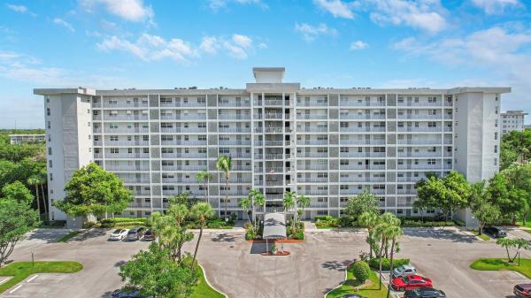 Palm-Aire Country Club 10, 4015 W Palm Aire Dr #704, Pompano Beach, Florida 33069, image 1