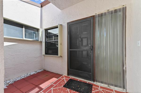Huntington Pointe, 6120 Kings Gate Cir, Delray Beach, Florida 33484, image 1