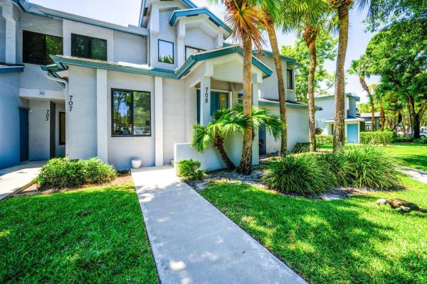 Harbour Pointe At River Bridge, 708 Harbour Pointe Way, Greenacres, Florida 33413, image 1
