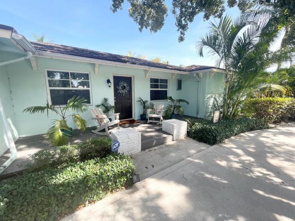 Jupiter In The Pines, 403 Riverside Dr, Tequesta, Florida 33469, image 1