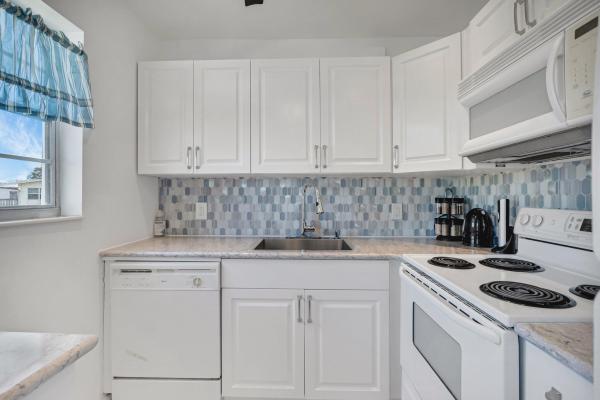 376 Markham Q, Deerfield Beach, Florida 33442, image 1