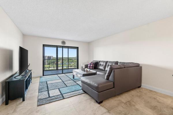 Huntington Lakes 5, 7290 Kinghurst Dr 809, Delray Beach, Florida 33446, image 1