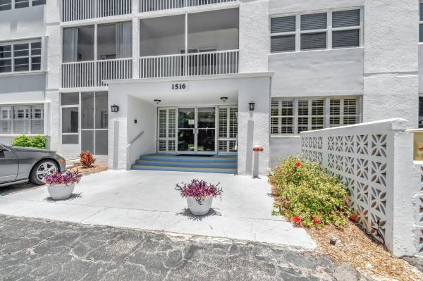 1516 S Lakeside Dr #118, Lake Worth Beach, Florida 33460, image 1