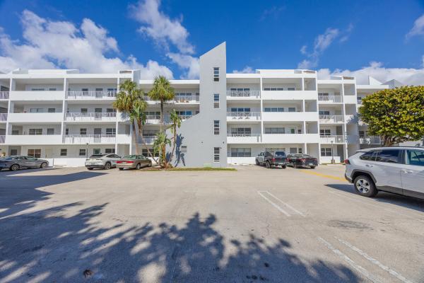 Casa La Quinta, 2850 NE 14th St #209b, Pompano Beach, Florida 33062, image 1